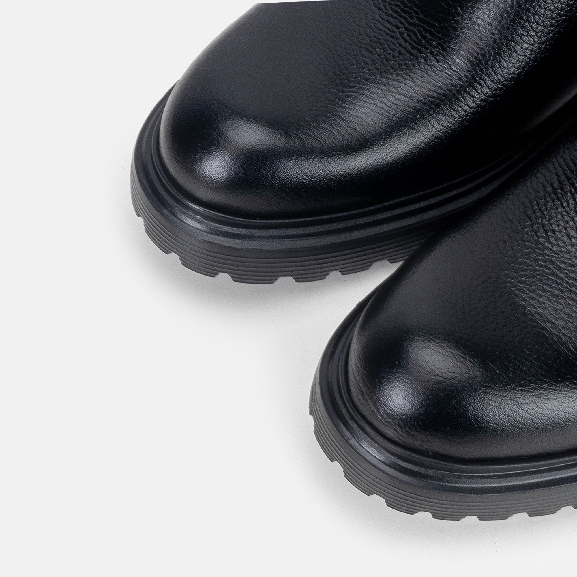 Volzak 5315 Black Grained Leather Ankle Boot