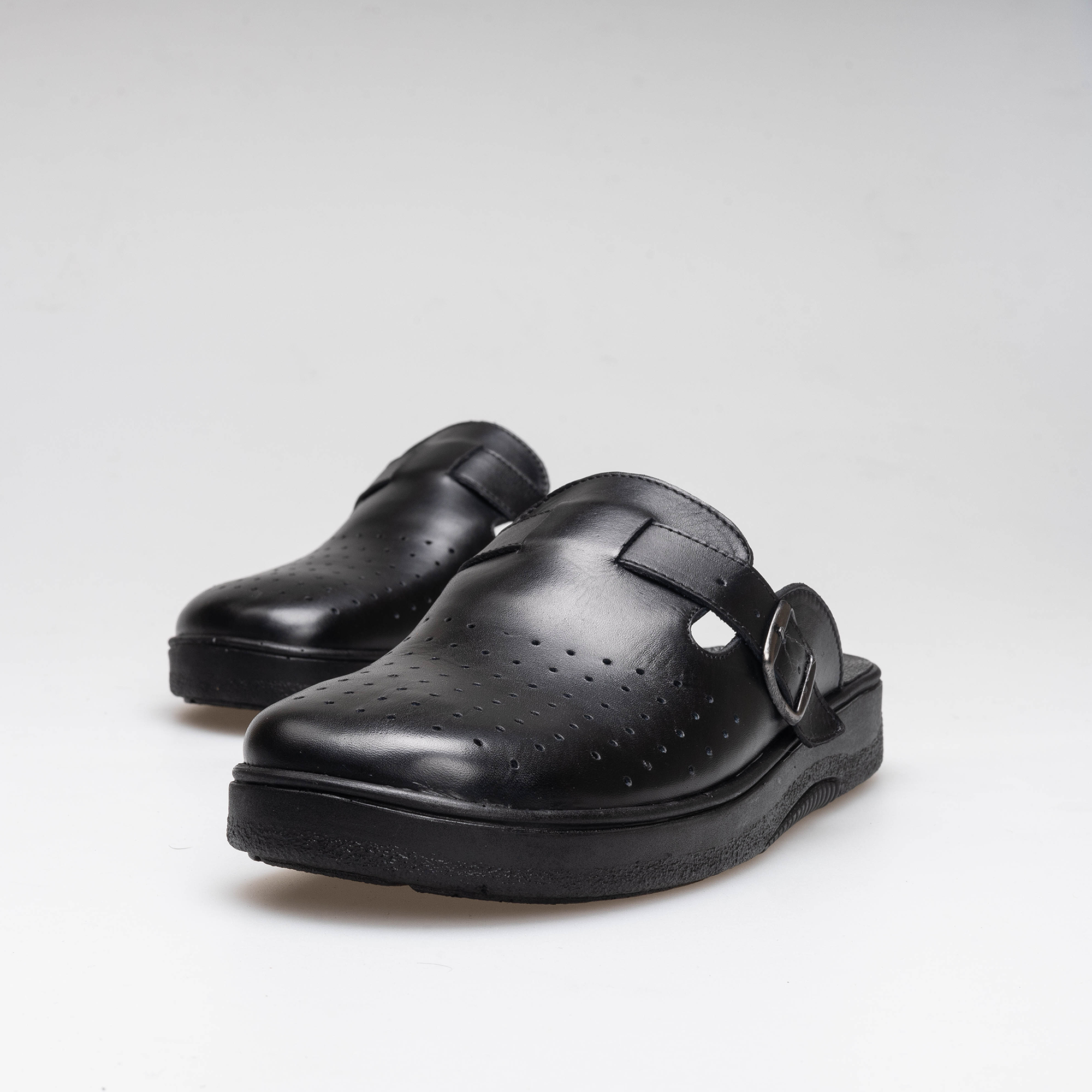 Volzak 5401 Black Leather Clog