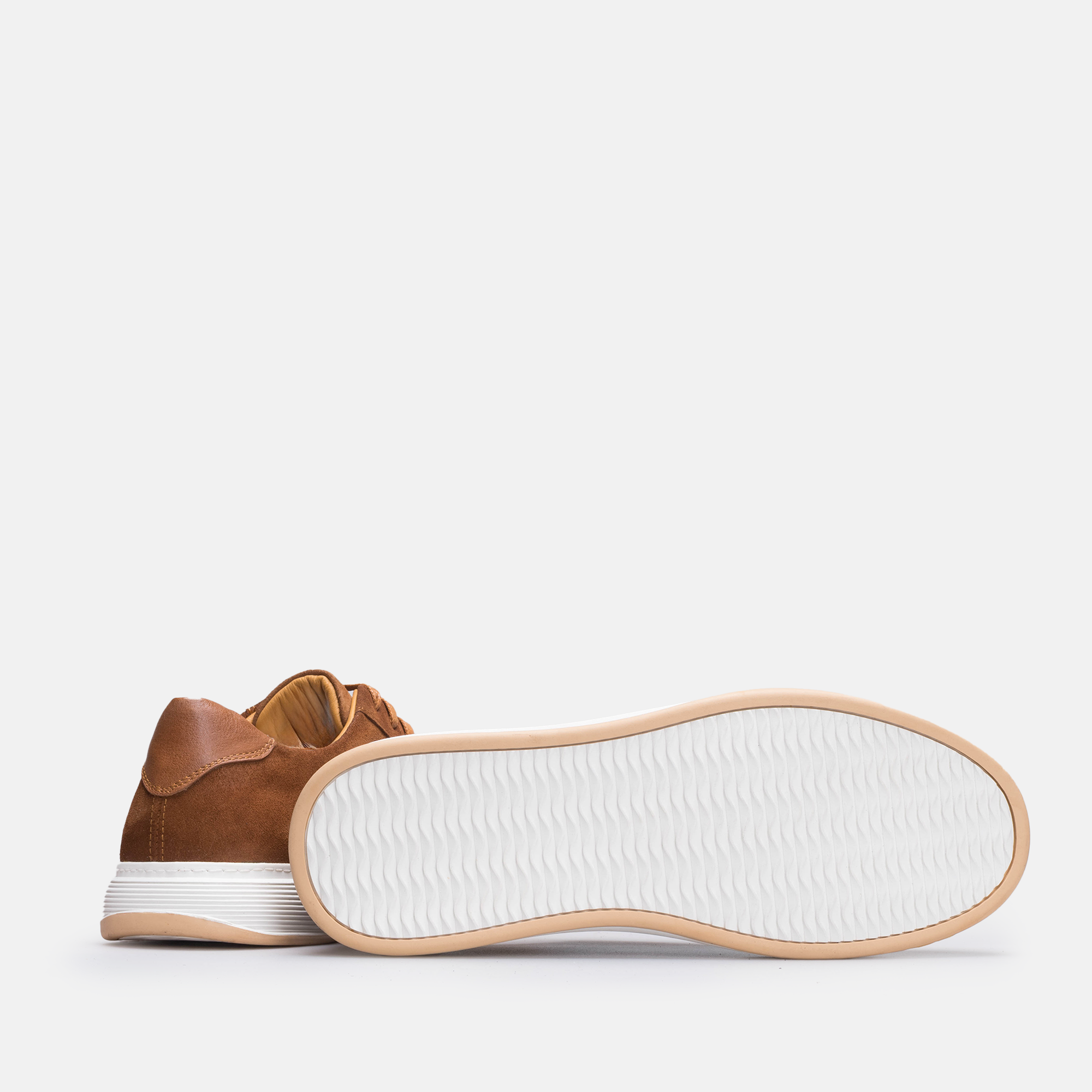 Volzak 7003 Camel suede sneaker